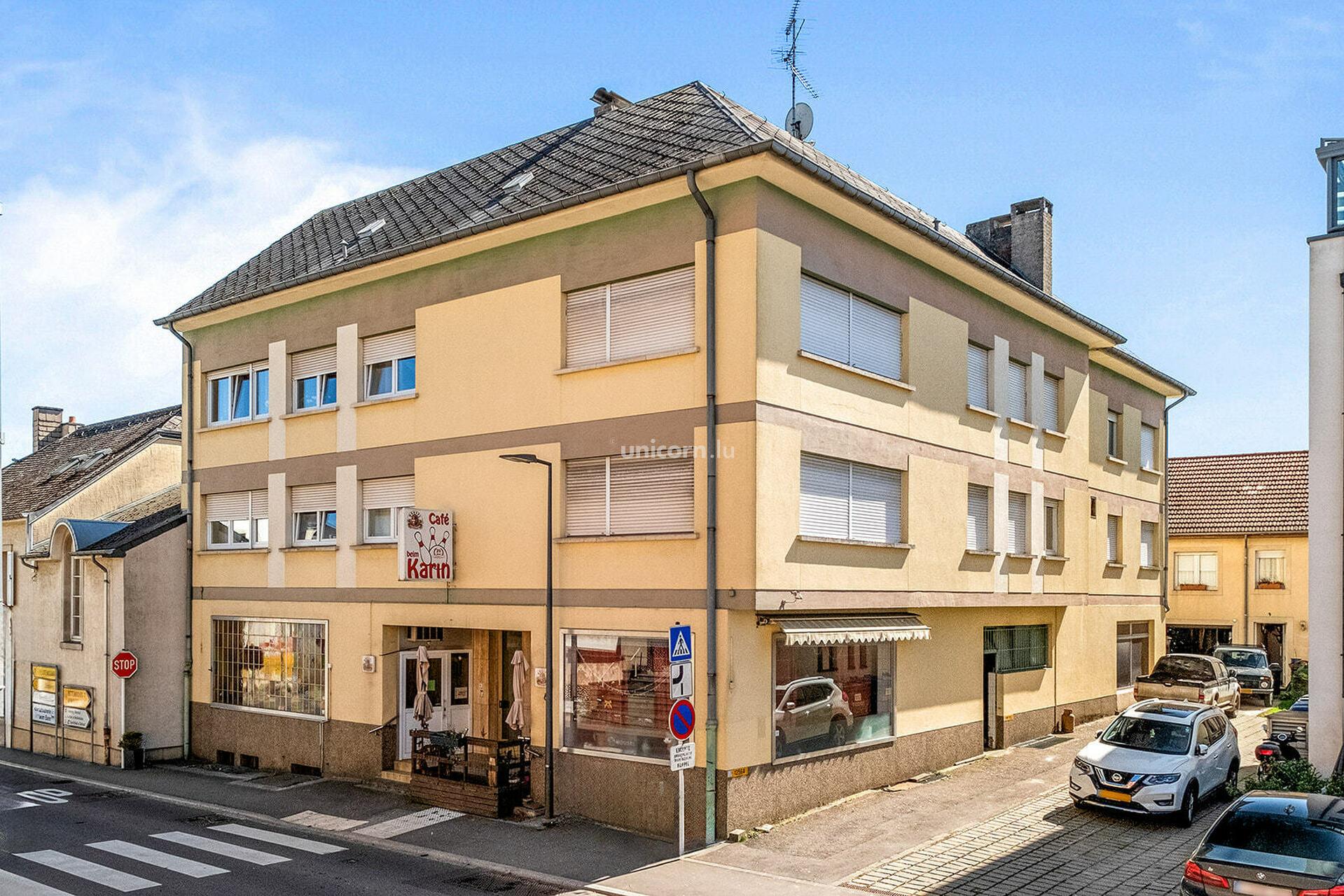 Immeuble de rapport en vente à Leudelange  - 911m²