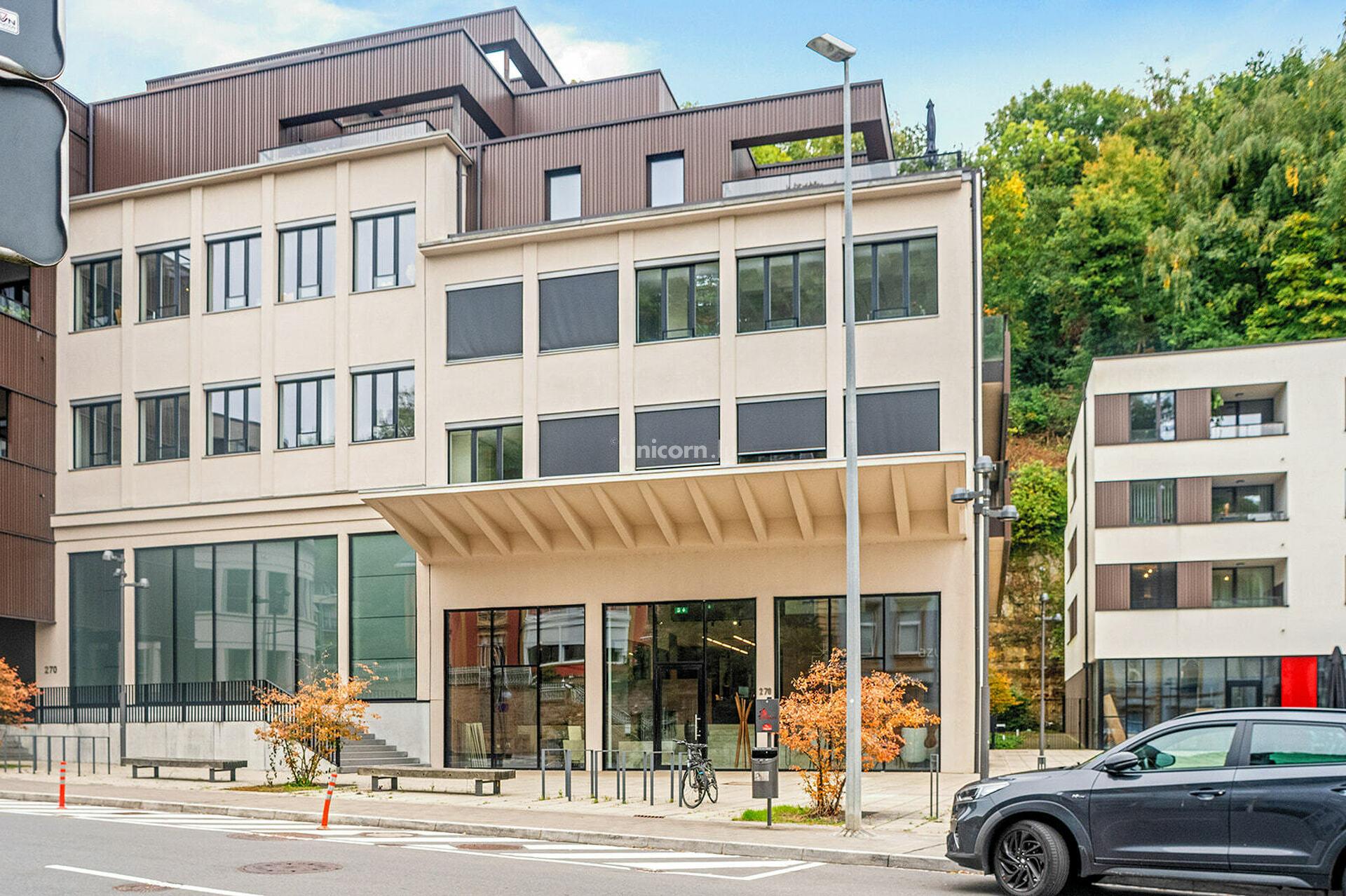 Bureau en location à Luxembourg   - 303m²