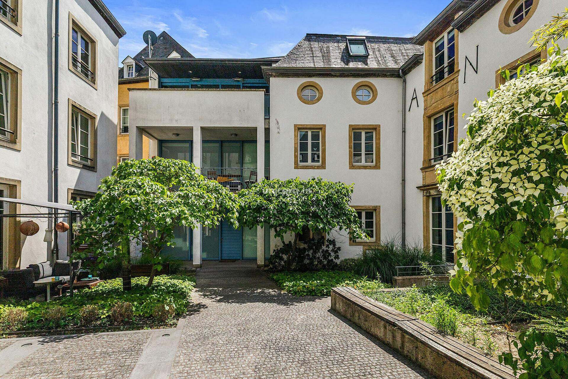 Maison en location à Luxembourg  - 130m²
