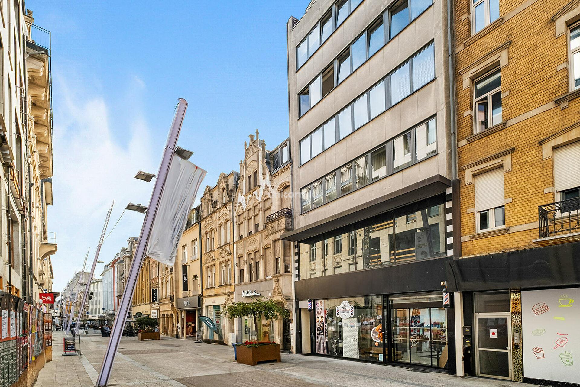 Commerce en location à Esch-sur-Alzette  - 297m²